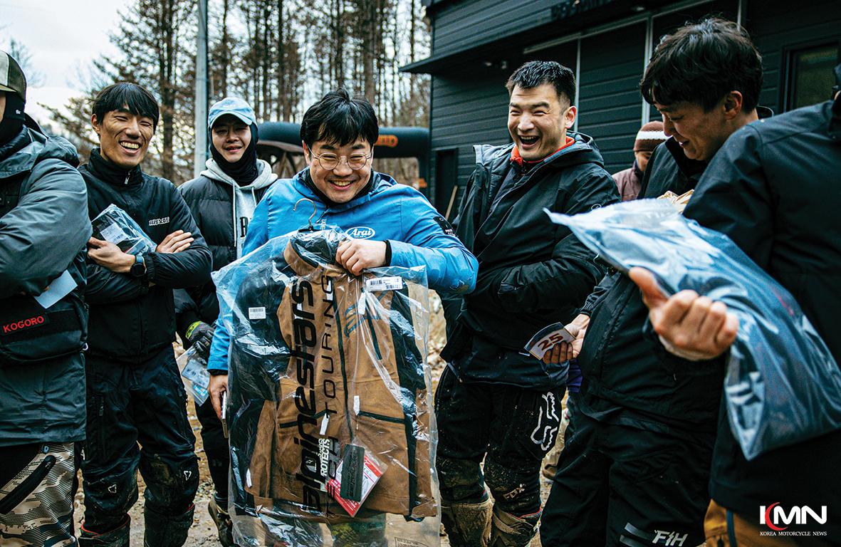추운 몸을 녹여줄 따뜻한 어묵과 바비큐 등 풍성한 먹거리가 참가자들에게 큰 호응을 얻었다.