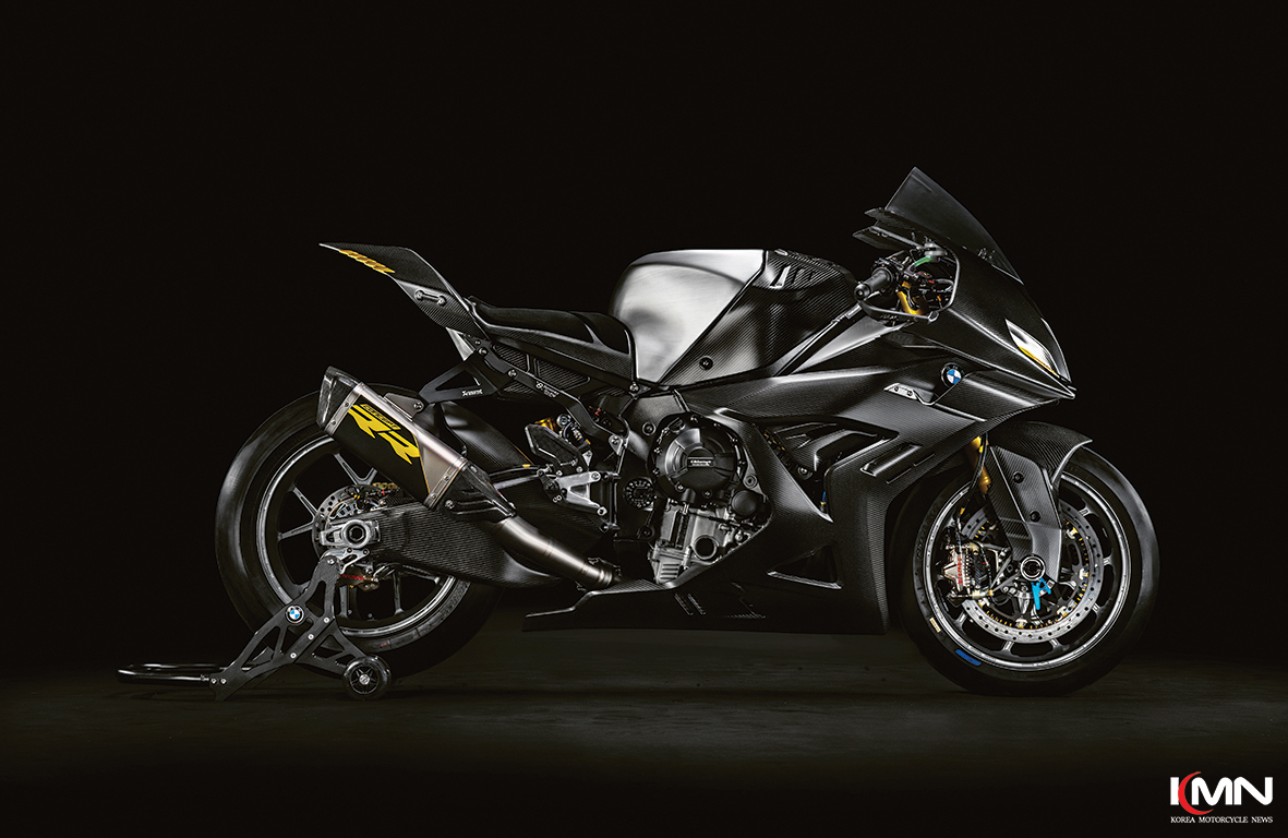 이탈리아에서 전격 공개된 BMW 모토라드의 새로운 슈퍼스포츠 '콘셉트 RR'