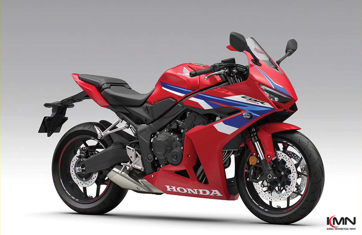 혼다 E-클러치 기술을 탑재해 편의성과 스포츠성을 극대화한 2026년식 CBR650R
