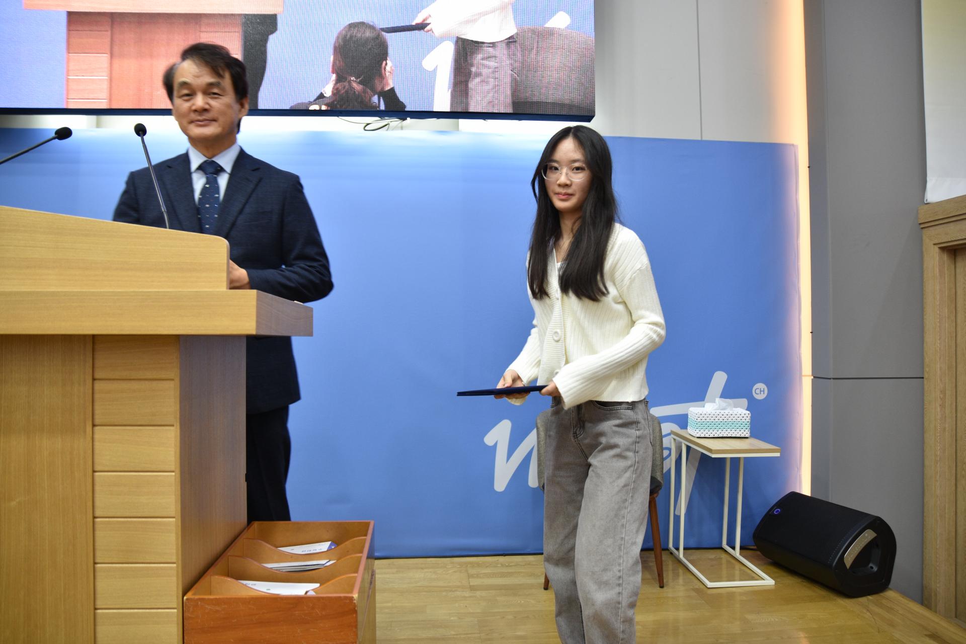 15b63ff227d8b.jpg