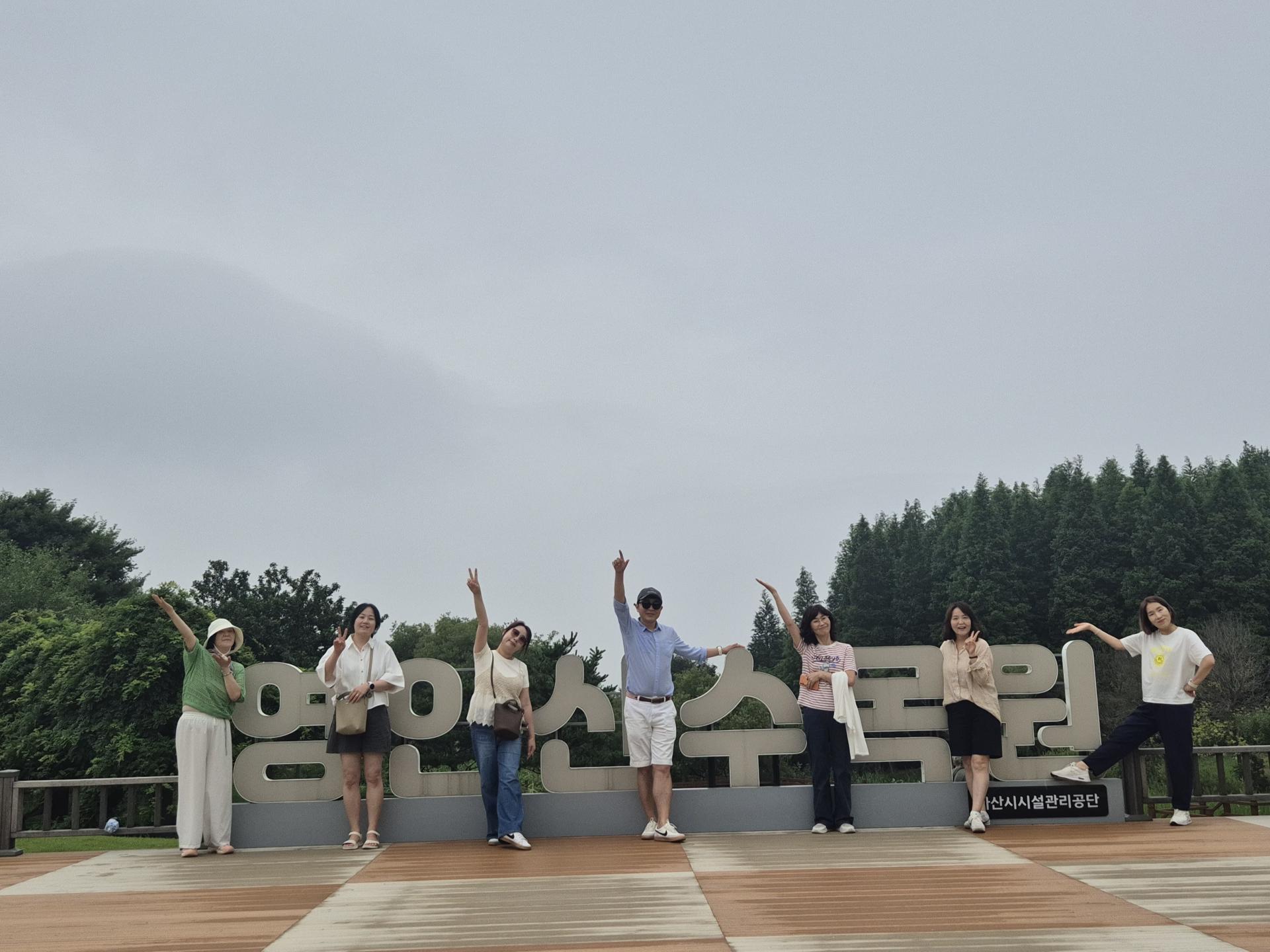 35a8394eb826b.jpg