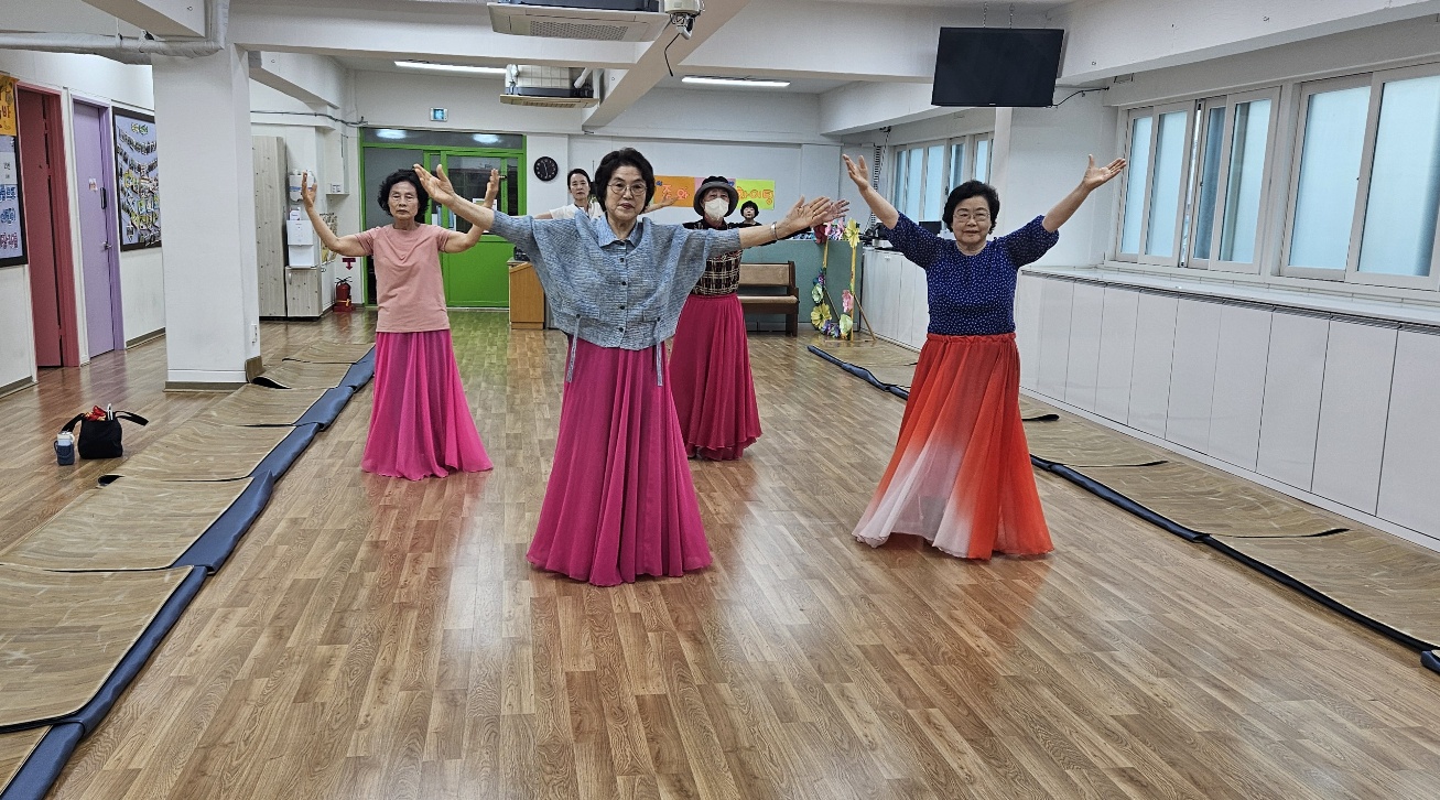 4ef73db19098d.jpg