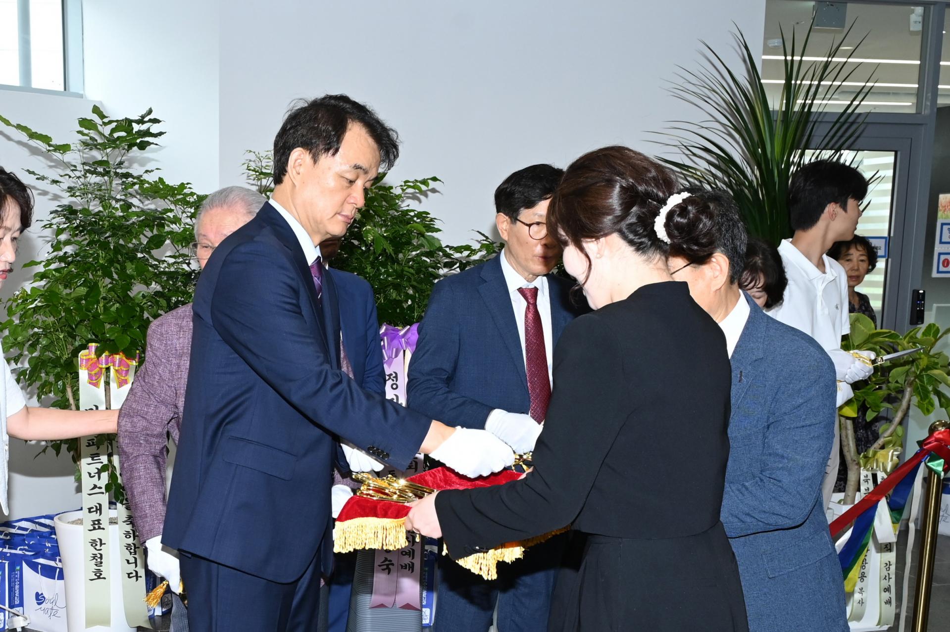 5d5b9ff157809.jpg