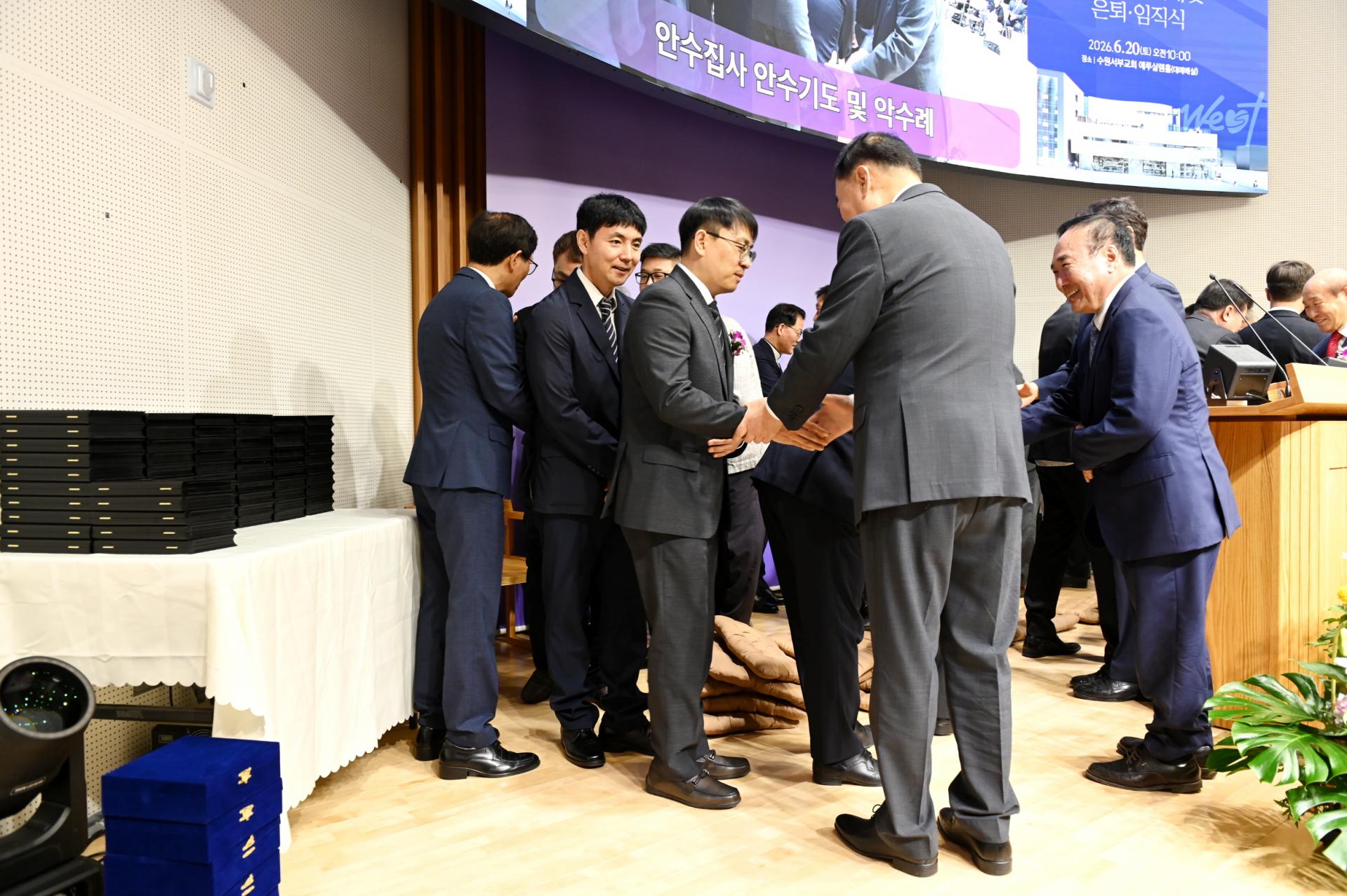 b4421db1c134c.jpg