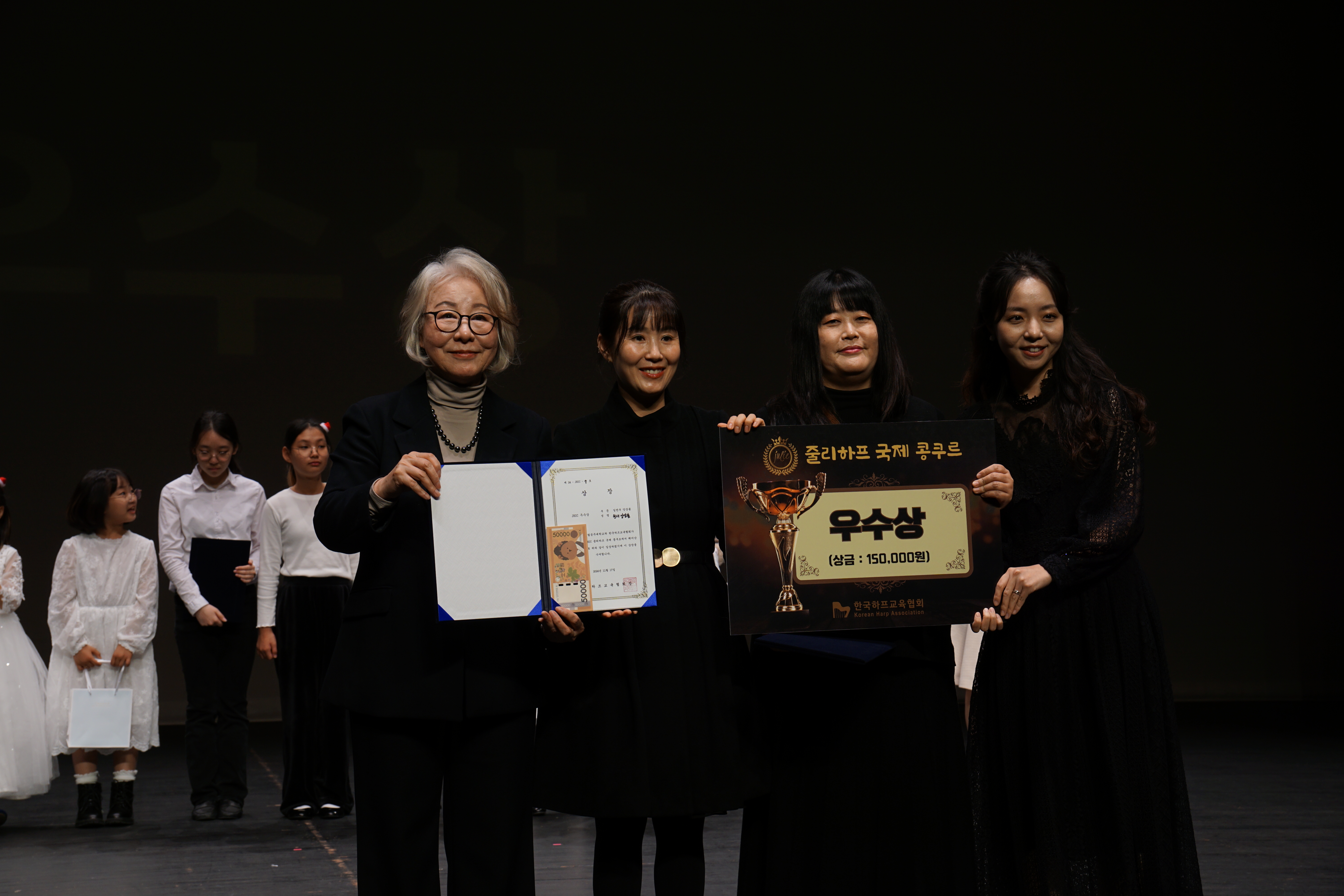 1035a811ffc00.jpg