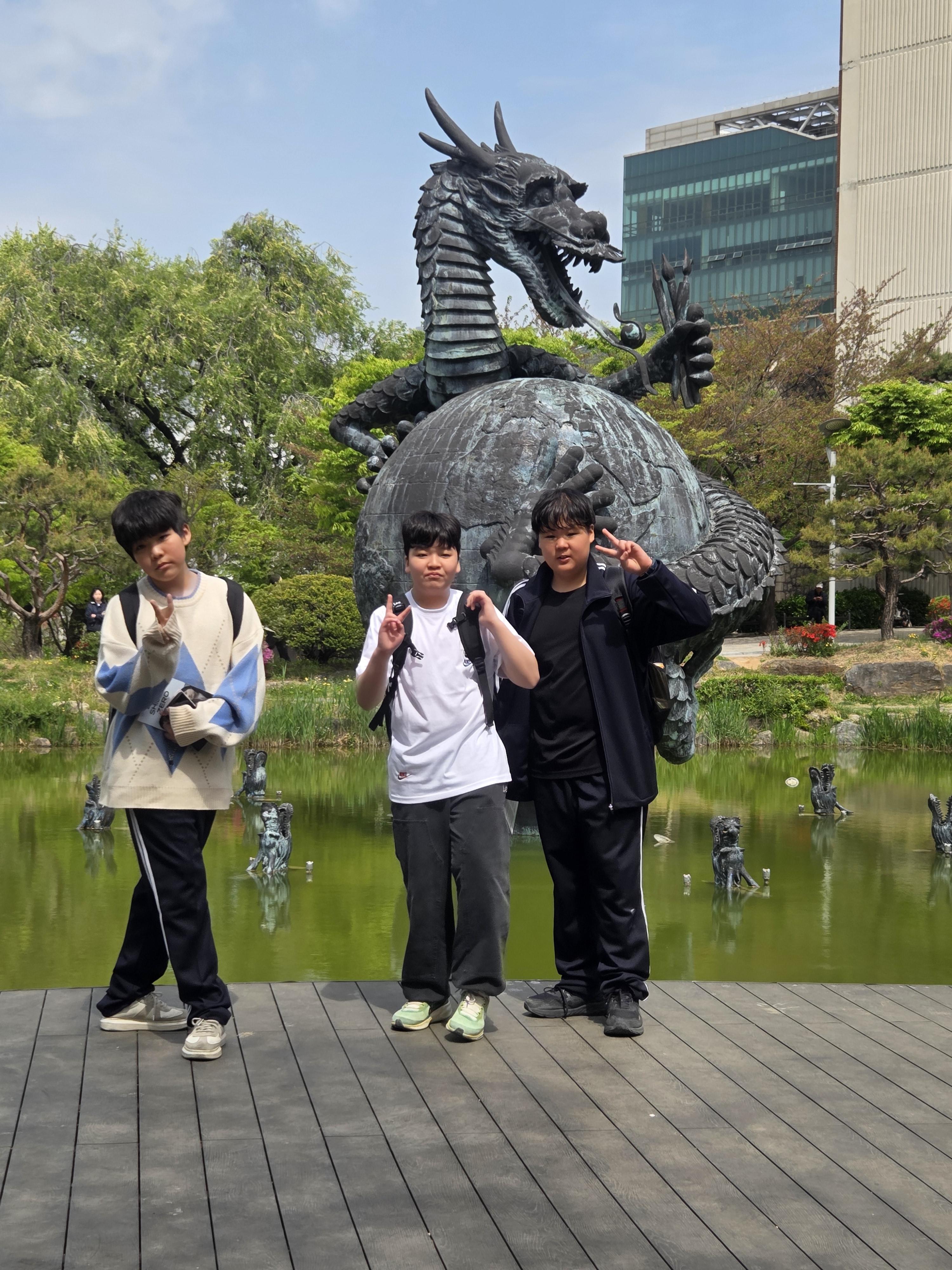 c452170e48a2c.jpg