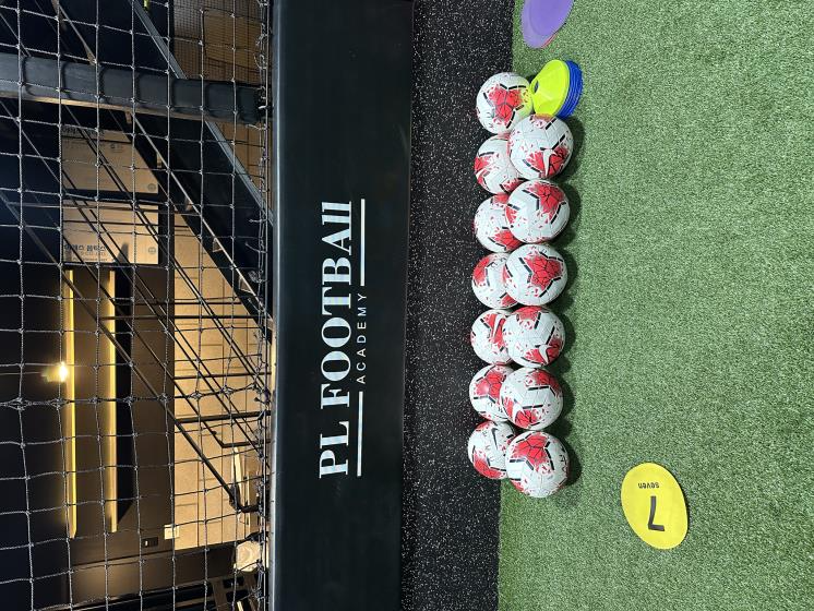 역삼동에 위치한 PL FOOTBALL 아카데미에서 진행한 축구 클래스