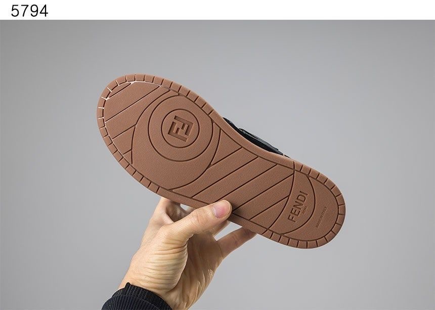 펜디 수입프리미엄급 펜디 매치 블랙 스웨이드 캔버스