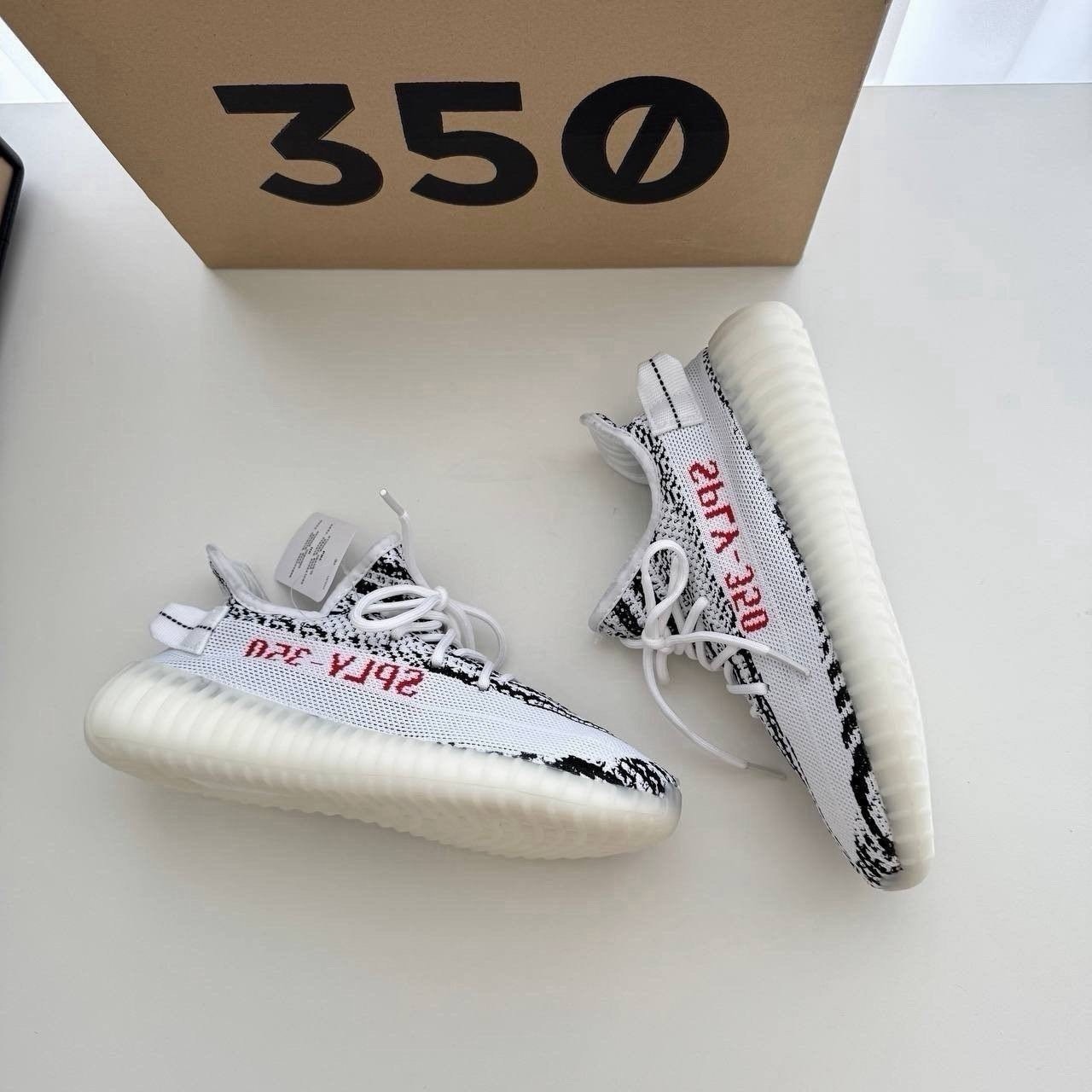 아디다스 이지부스트 350V2 지브라