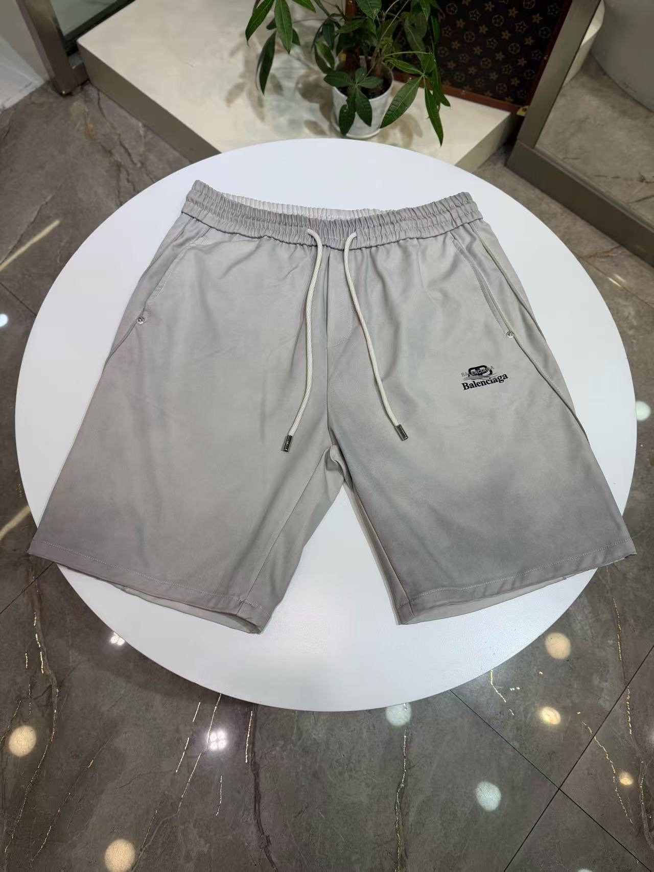 발렌시아가 레터링로고 하프팬츠