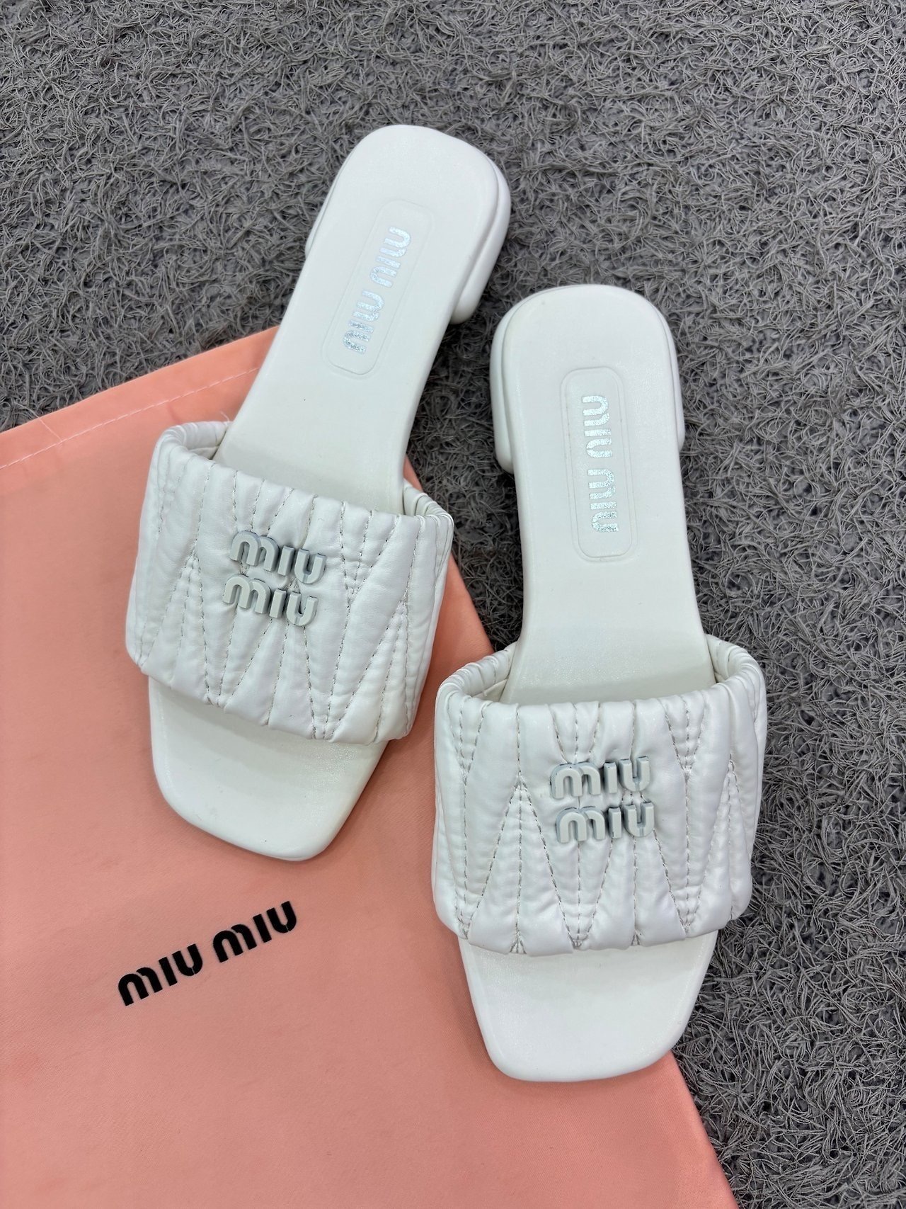 미우미우 나파 뮬