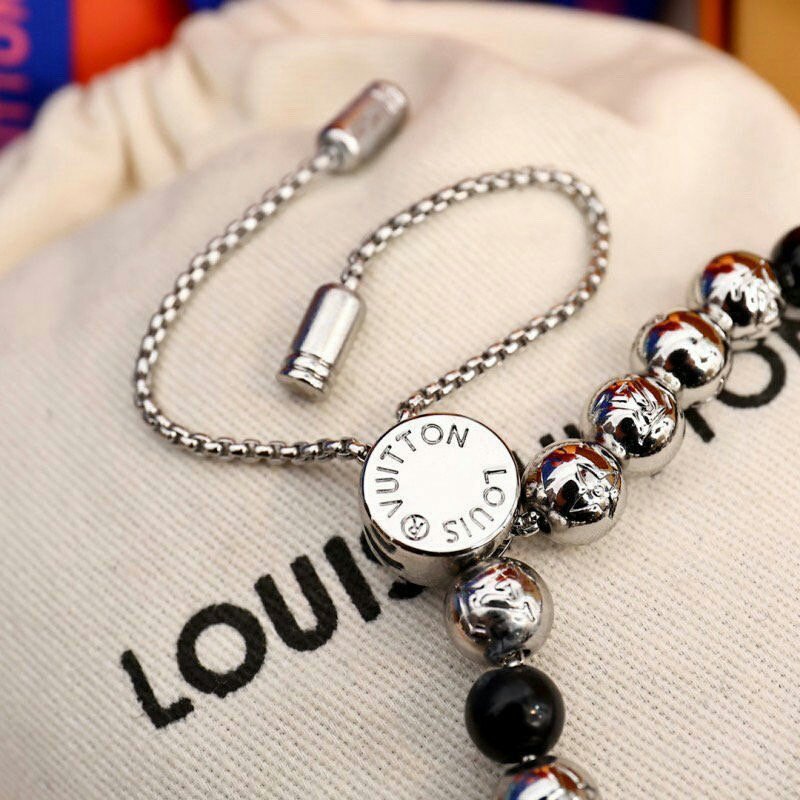 Louis Vuitton 2023 SS Monogram beads bracelet (M00512)
