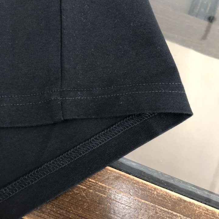 버버리 월계관 반팔티