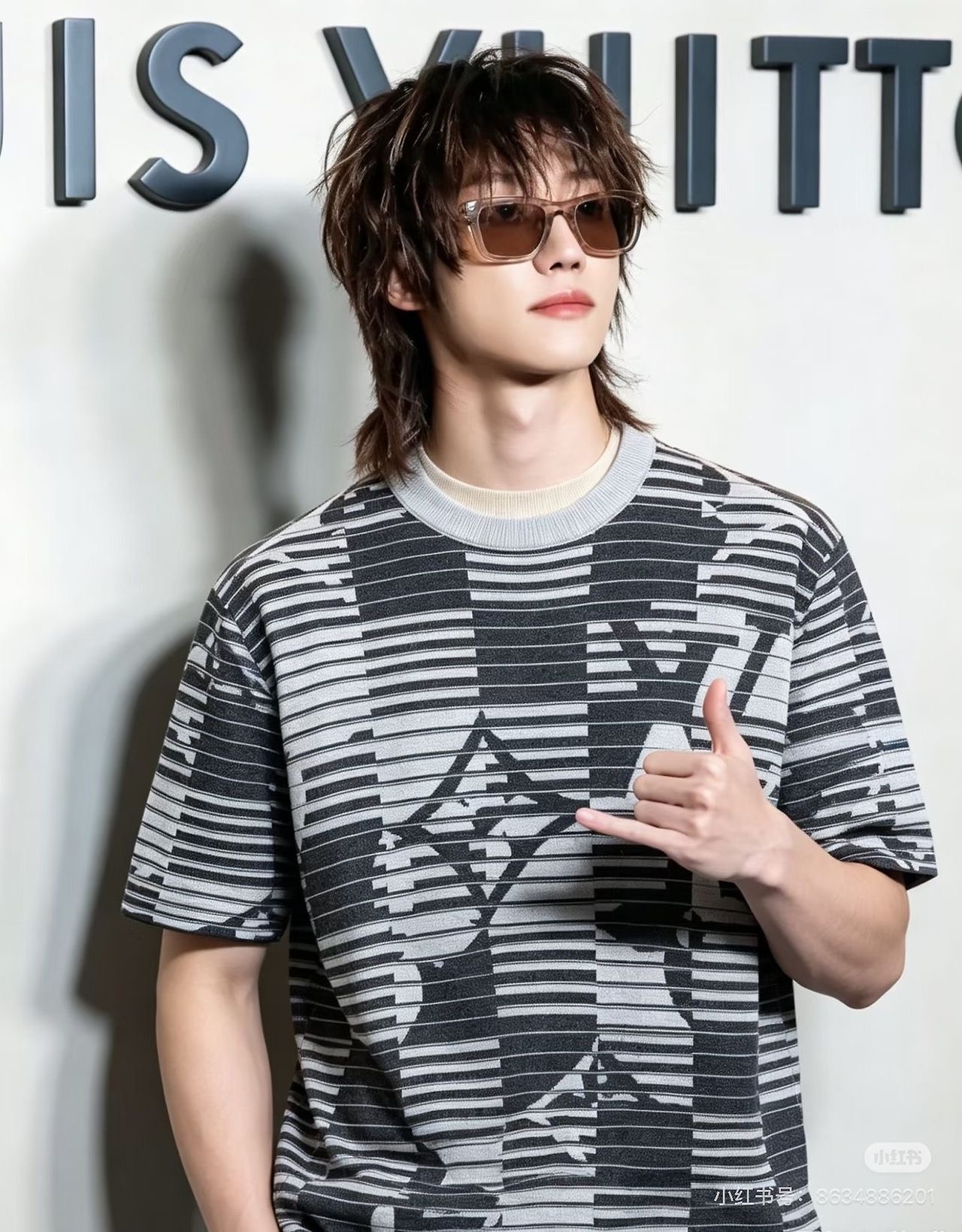 루이비통 607033 스포티 모노그램 니트 반팔