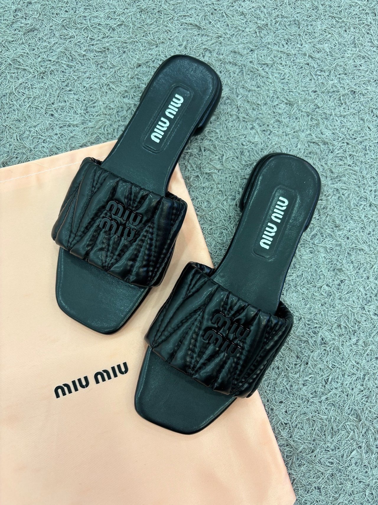 미우미우 나파 뮬
