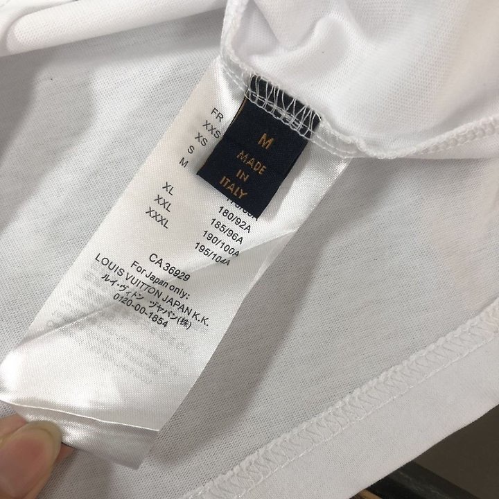 루이비X 라포네인 LV 반팔티