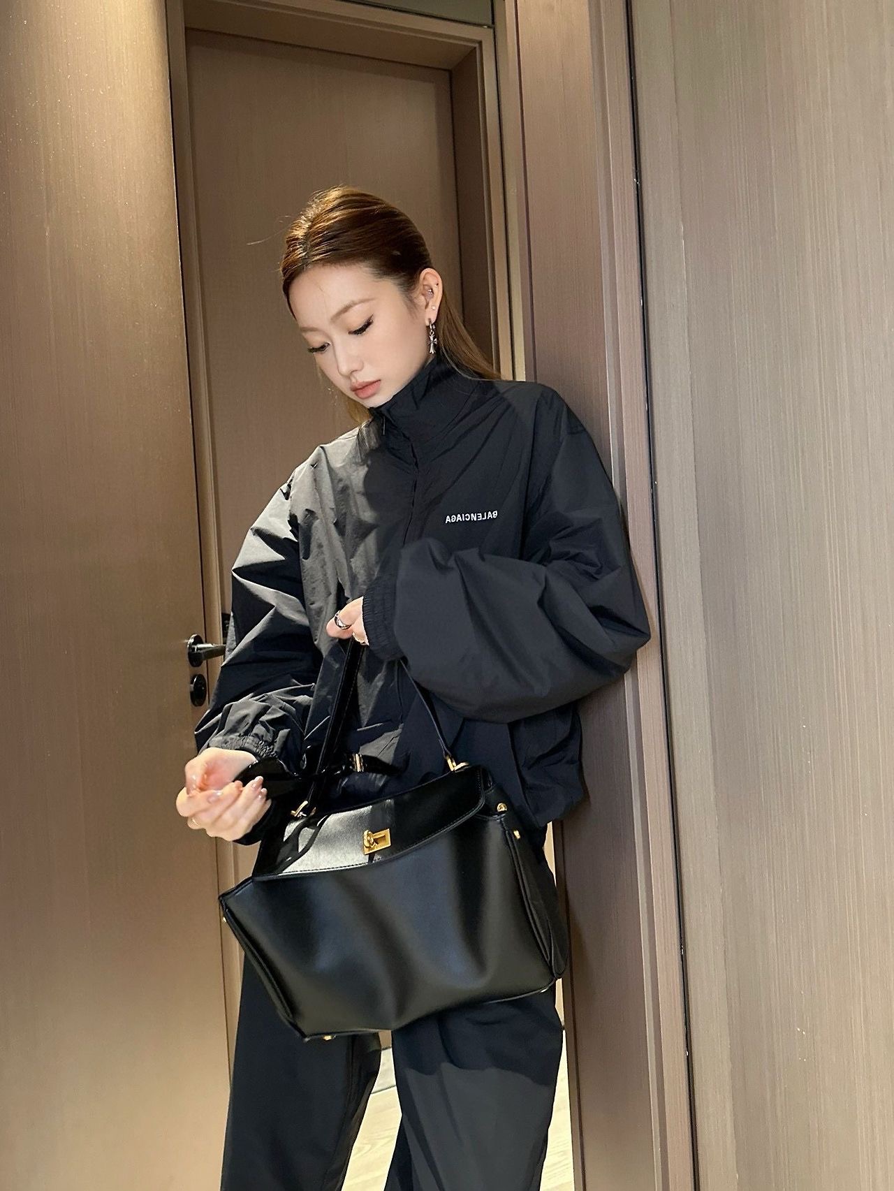 발렌시아가 M 650808 자수 로고 트랙 수트 자켓
