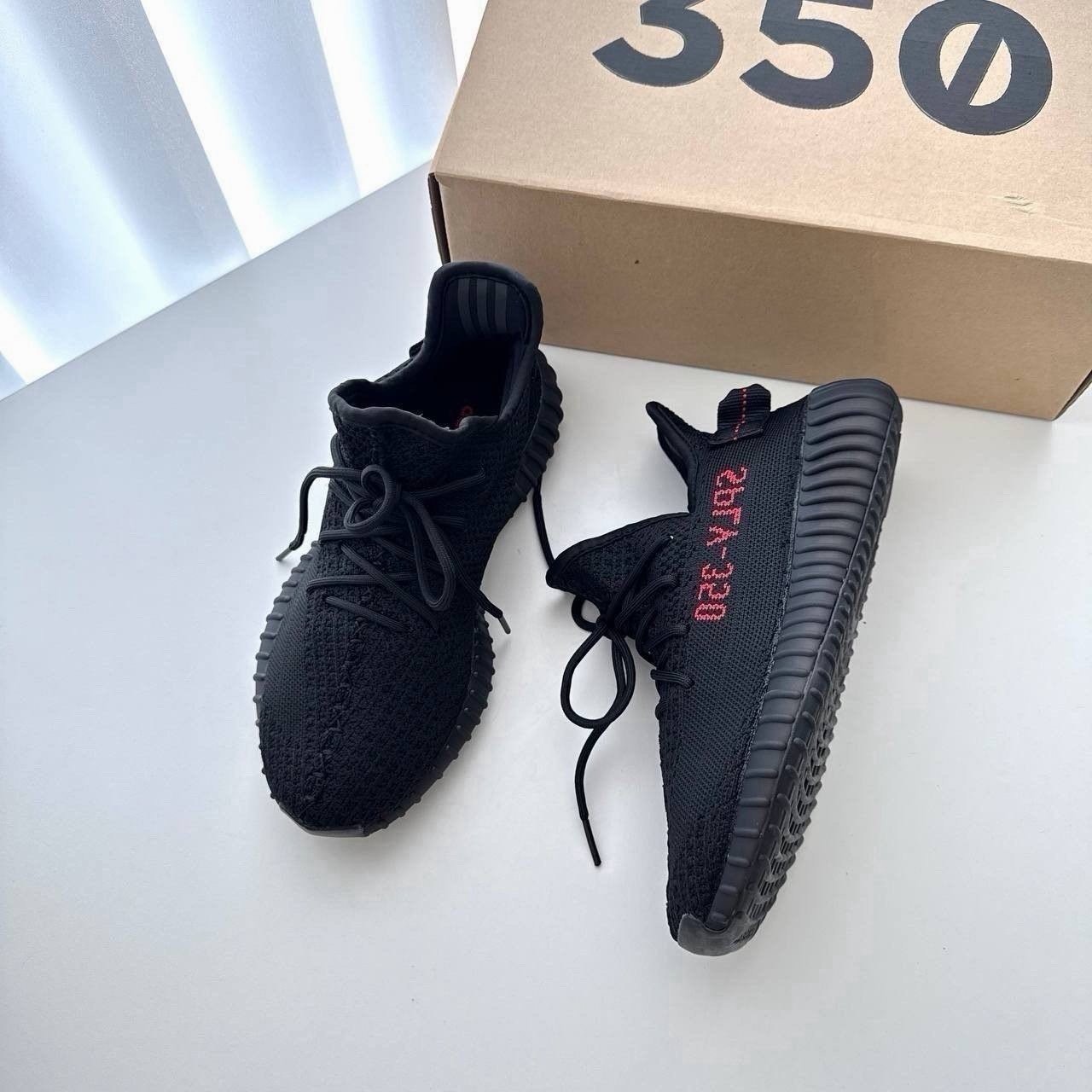 아디다스 이지부스트 350V2 브레드