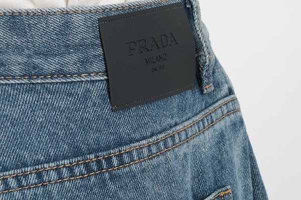 프라다 연청 8부 사이드핀턱 버뮤다 팬츠