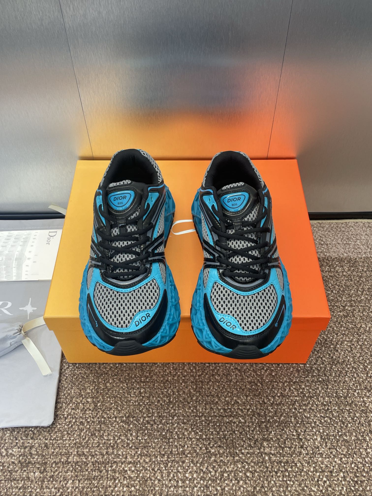 057ae70b00303.jpg