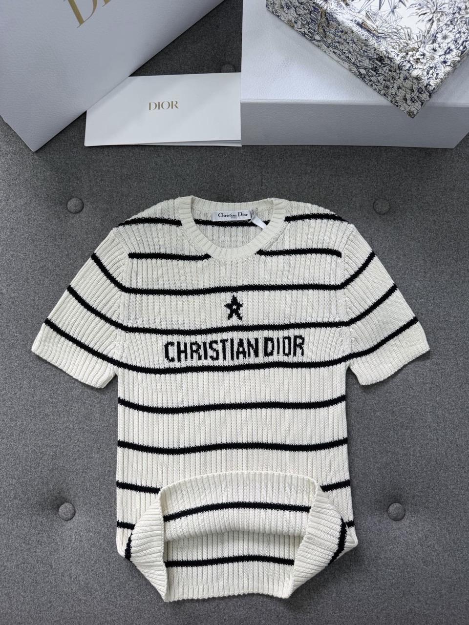 162f25980e843.jpg