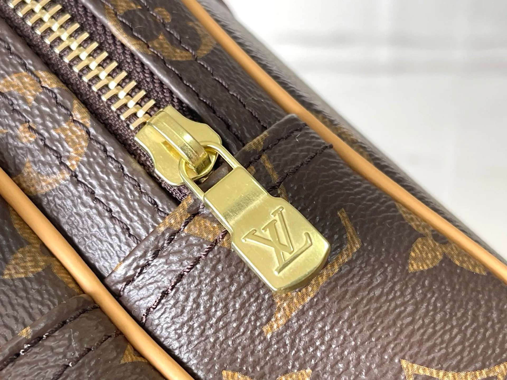 LV M45254 남성용 메신저 백/카메라 백/크로스바디 백 - 상세 이미지 6장