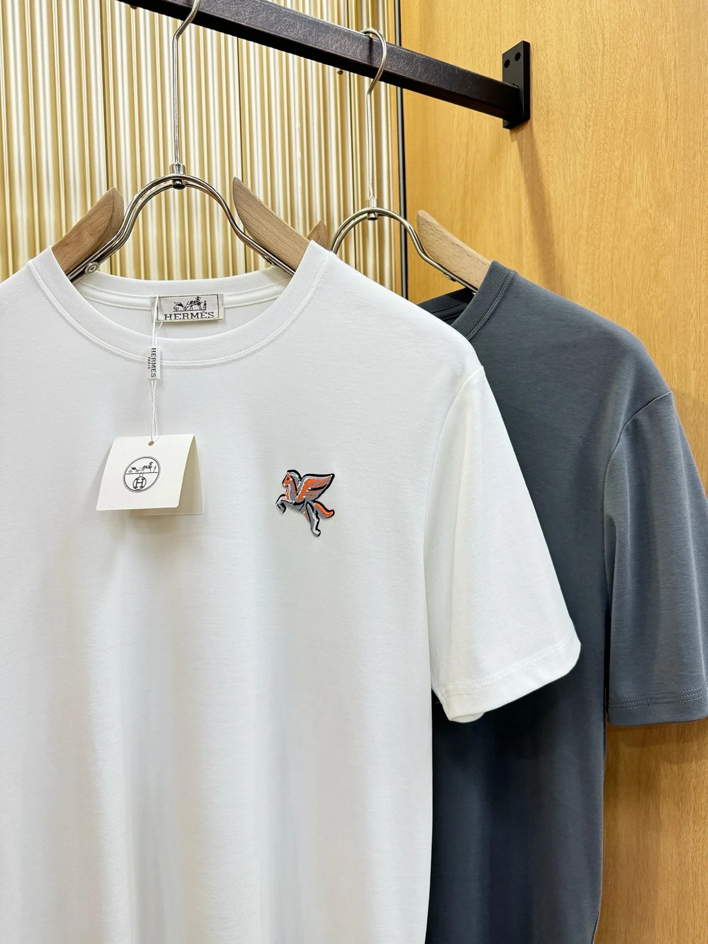 에르메스 2026 신상 반팔 티셔츠 - 상세 이미지 3장