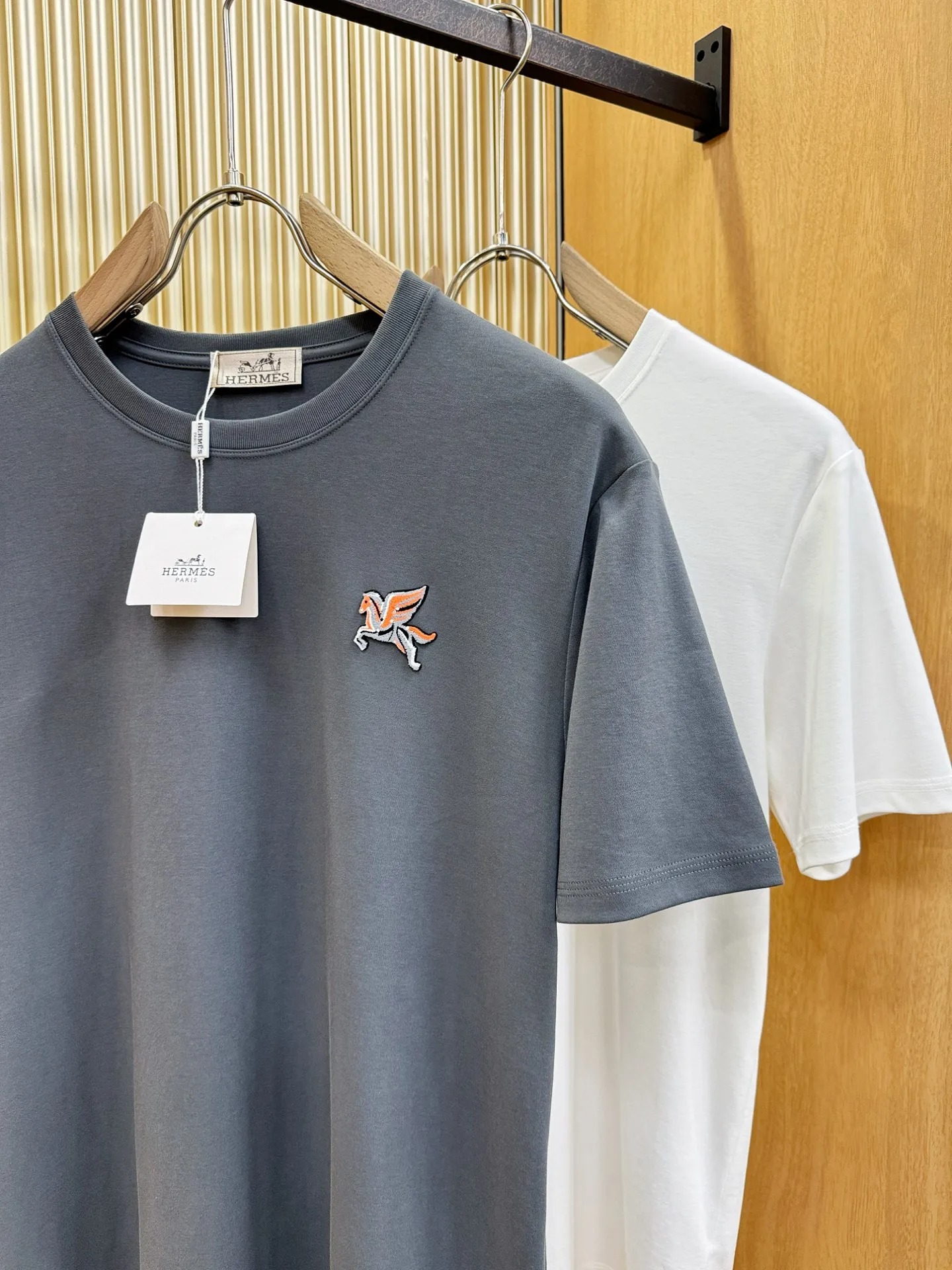 에르메스 2026 신상 반팔 티셔츠 - 상세 이미지 3장