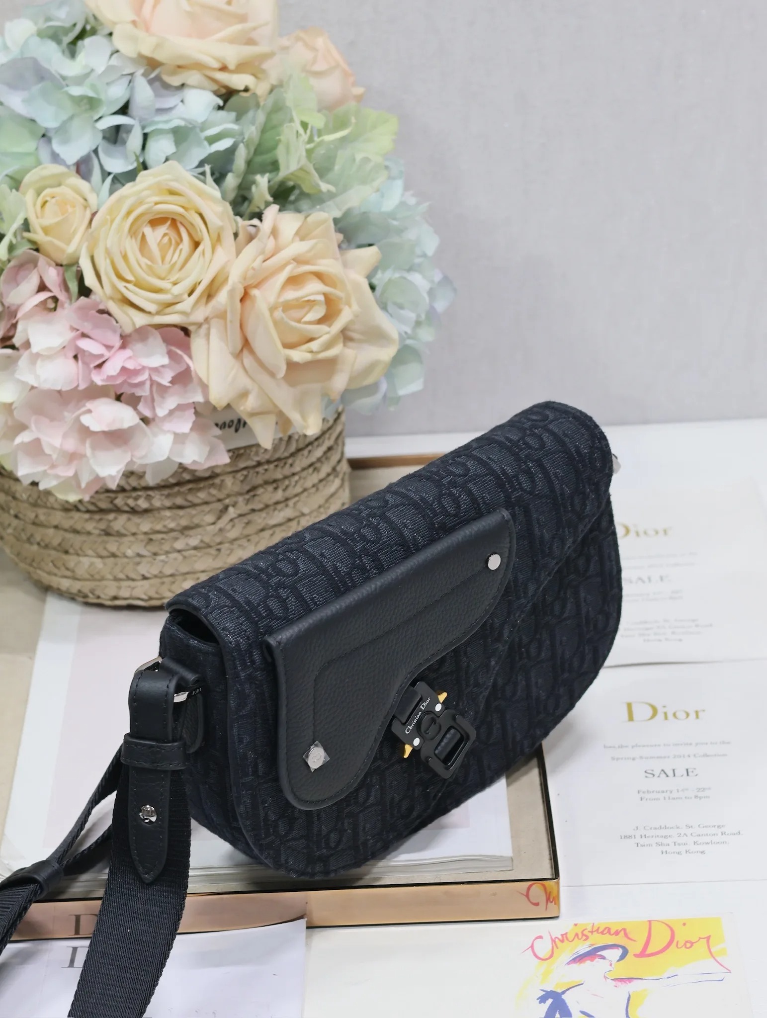 디올 325 프린트 가죽 새들 플랩 메신저 백 (남성용) - 상세 이미지 3개