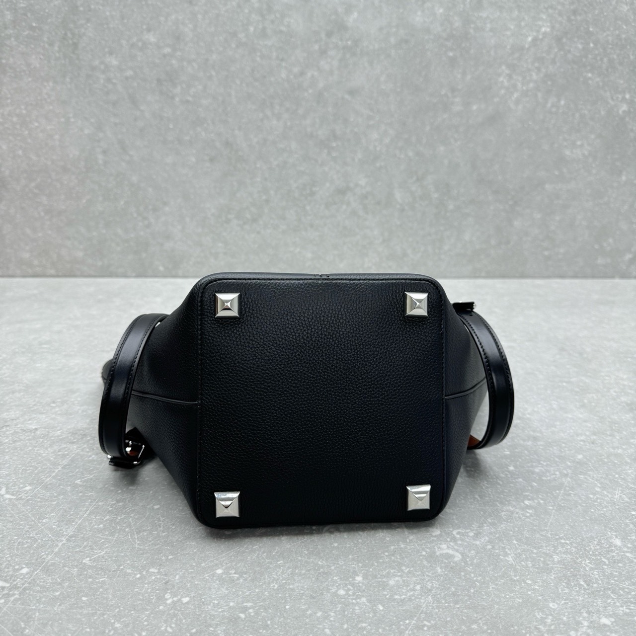bcb357ca3d69f.jpg