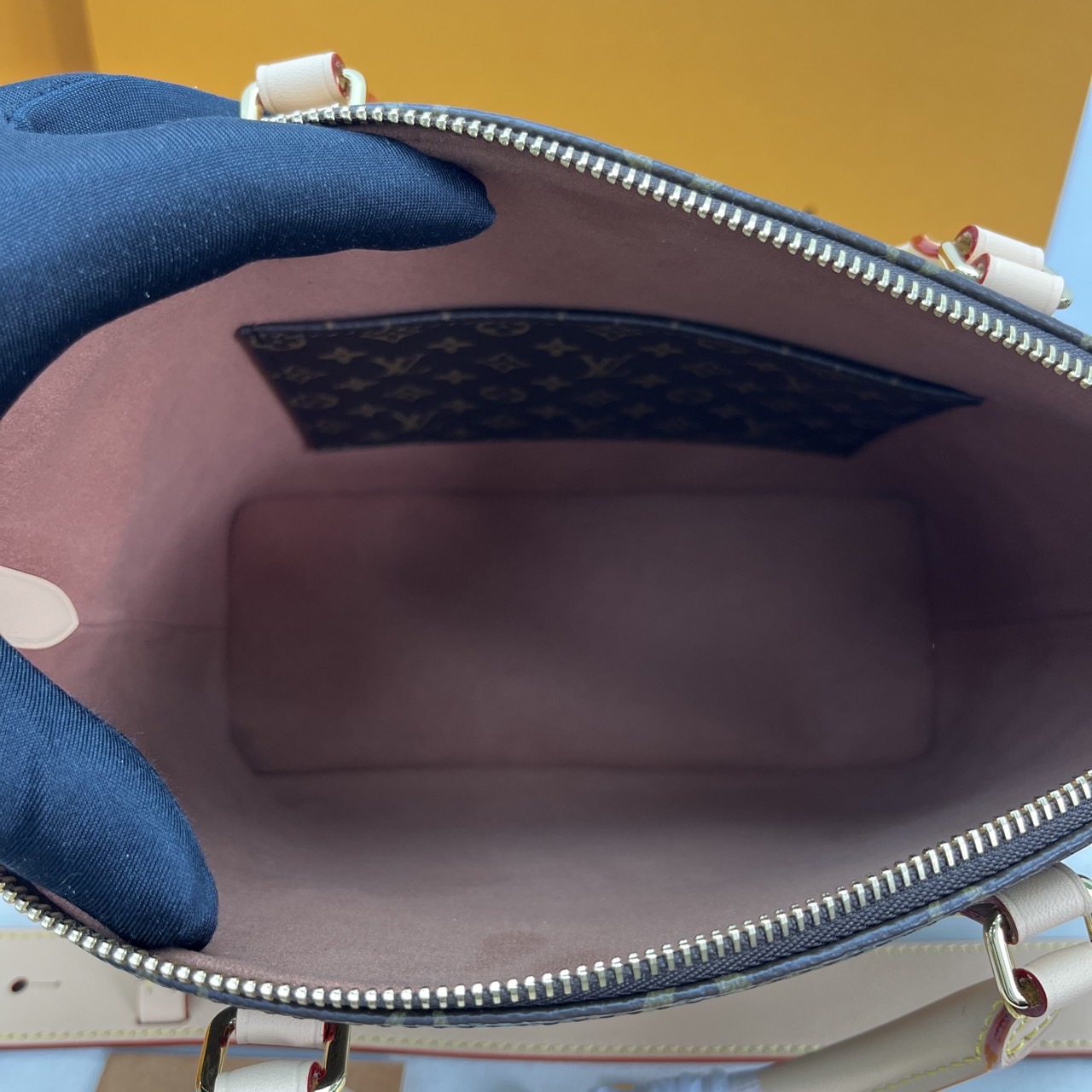c0d097db5956e.jpg