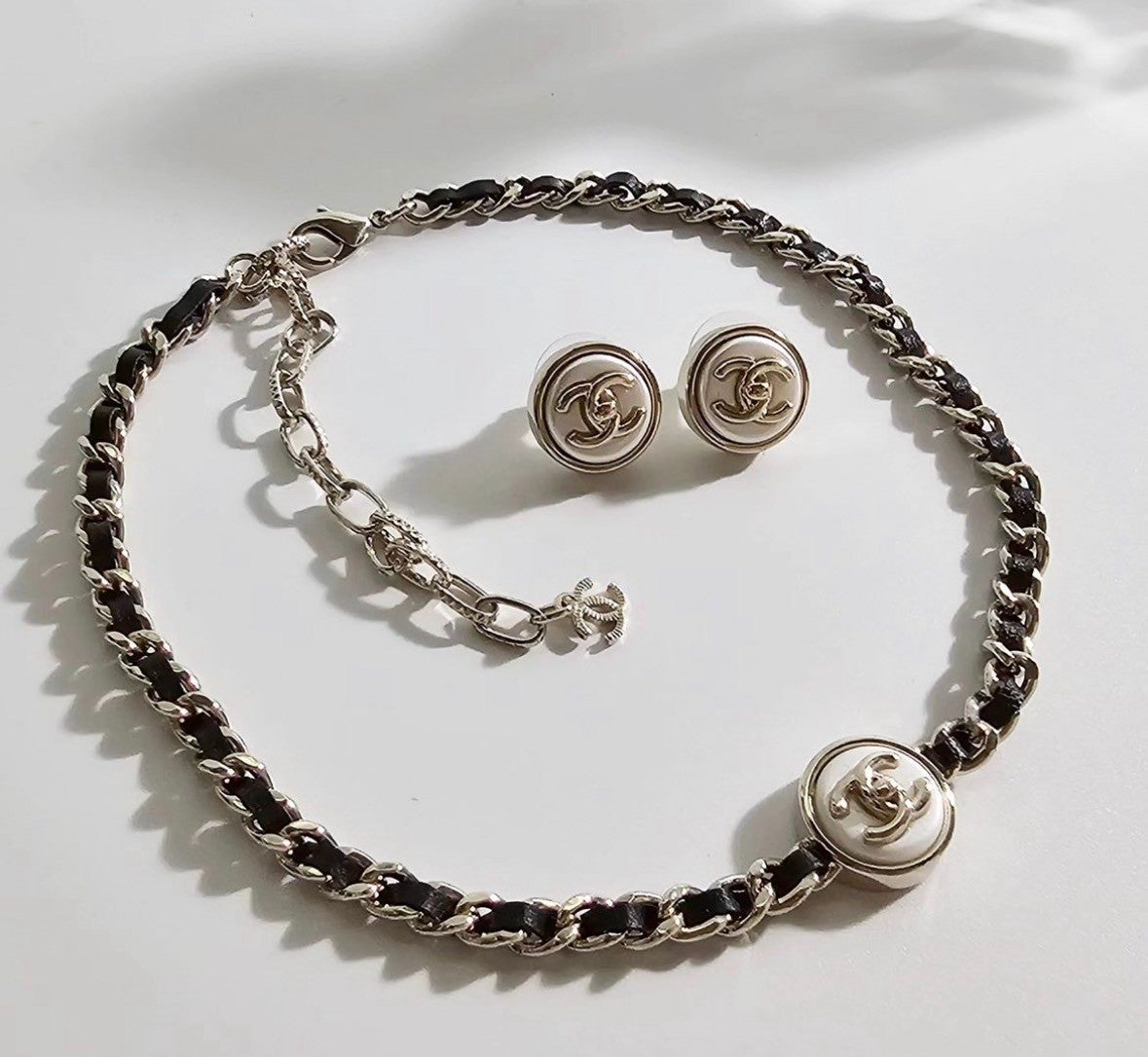 샤*-목걸이-국내배송 코인 레더 초커 이어링 : 명품나라 미러급 레플리카 사이트 추천 1위 쇼핑몰