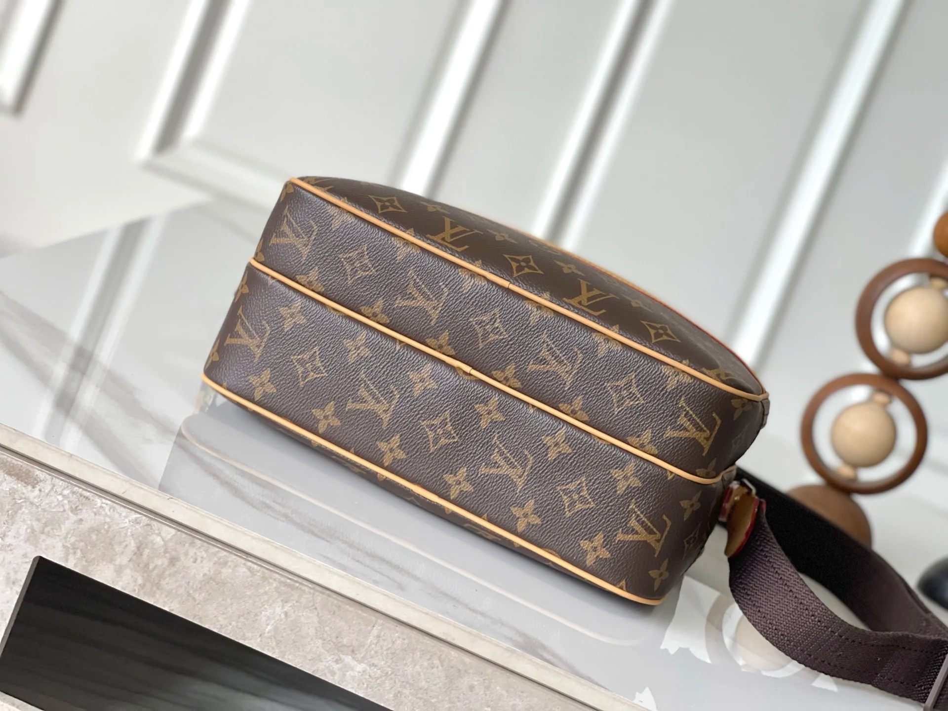 LV M45254 남성용 메신저 백/카메라 백/크로스바디 백 - 상세 이미지 4장