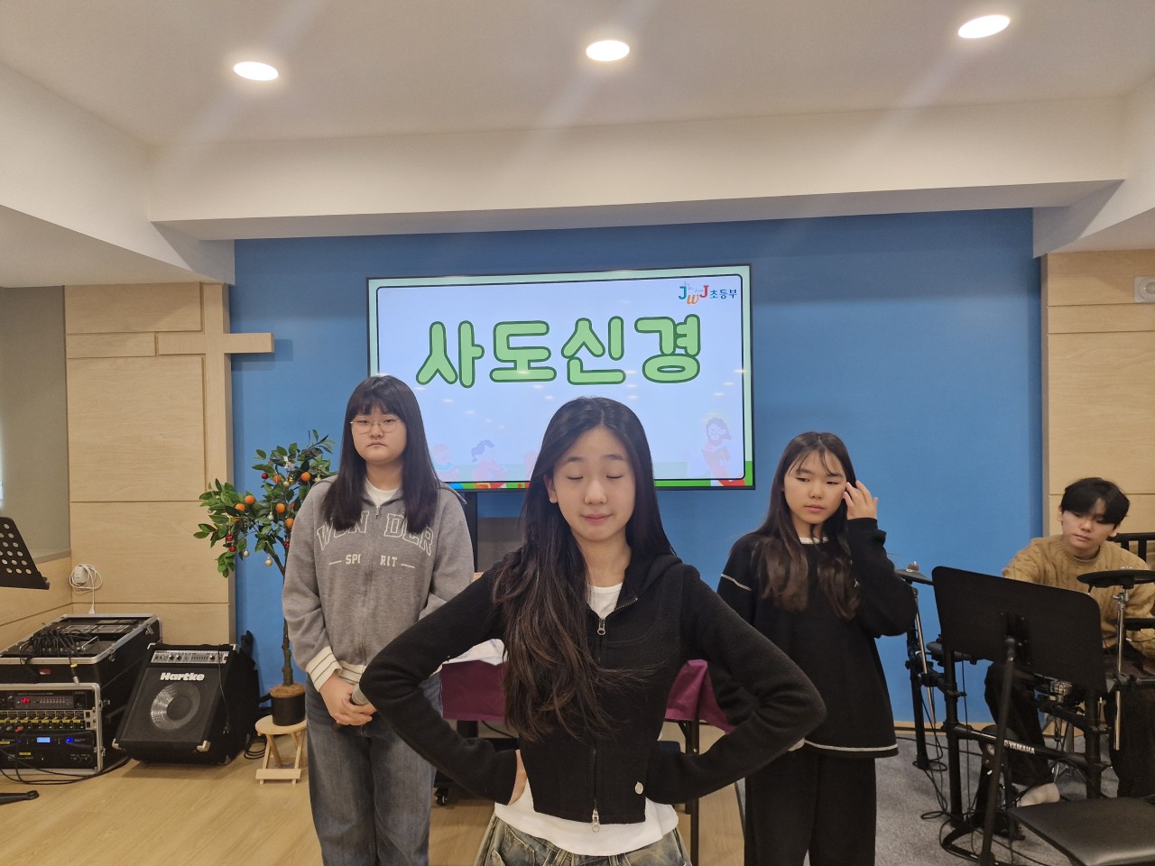 adf8c0e202e63.jpg