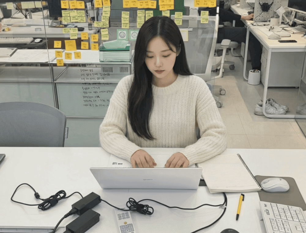 노션 템플릿으로 업무와 일상 기록을 정리하는 모습