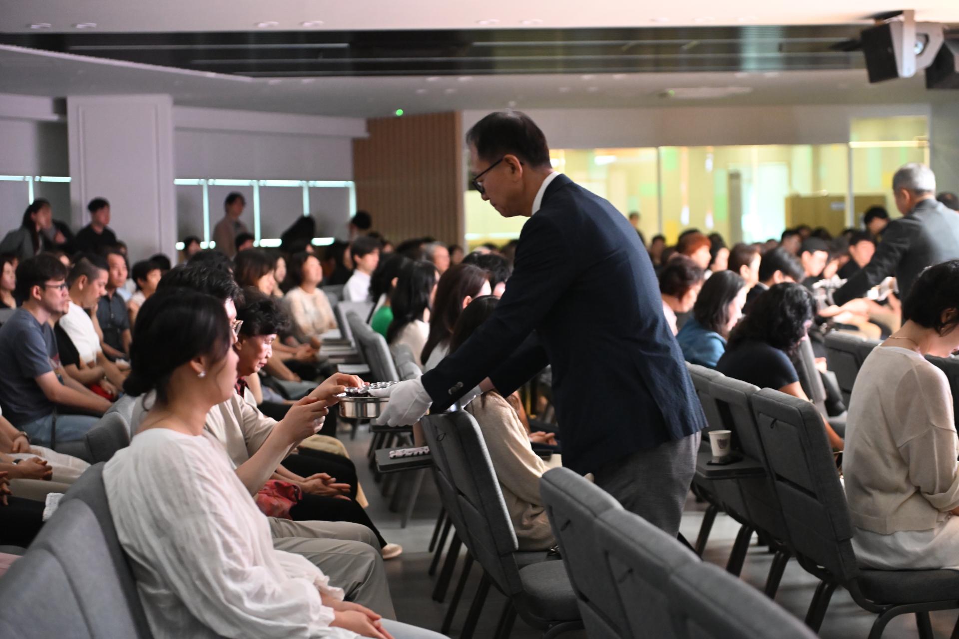 2eba8263552d8.jpg