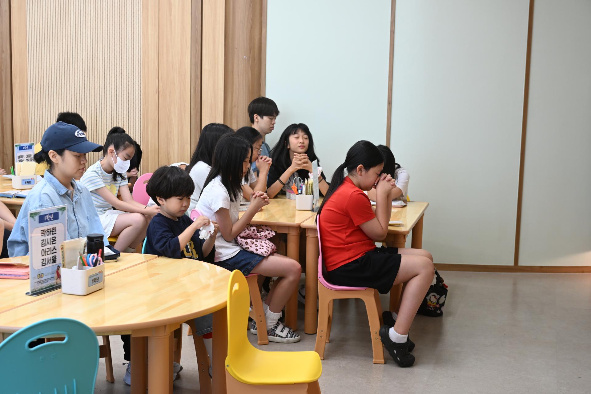 4d88f13c38076.jpg