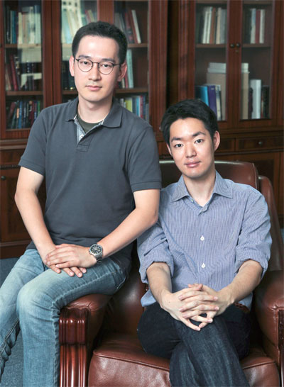 정경선 대표(우) : 1986년생 / 경복고 / 고려대 경영학과 재학 / 2010년 크리에이티브셰어 대표(현)이동건 대표 (좌) : 1986년생 / 원주고 / 고려대 경영학과 재학 / 2006년 TBWA 주니어보드 / 2007년 이연그룹 리서치어시스턴트 / 2010년 콘크리트 대표 (현)