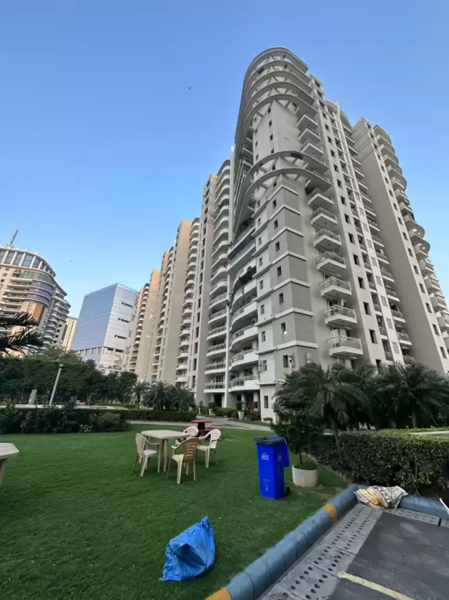 DLF The Icon Resale Properties: 16+ Flats for Resale in DLF The Icon,  Sector 43, Gurgaon