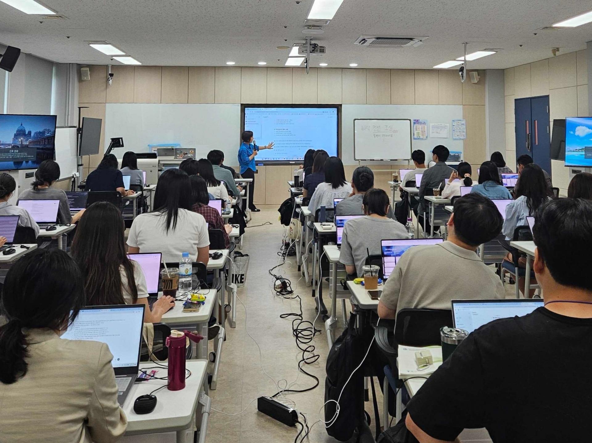 ©에이블런 | 교직원 대상 교육 예시 사진