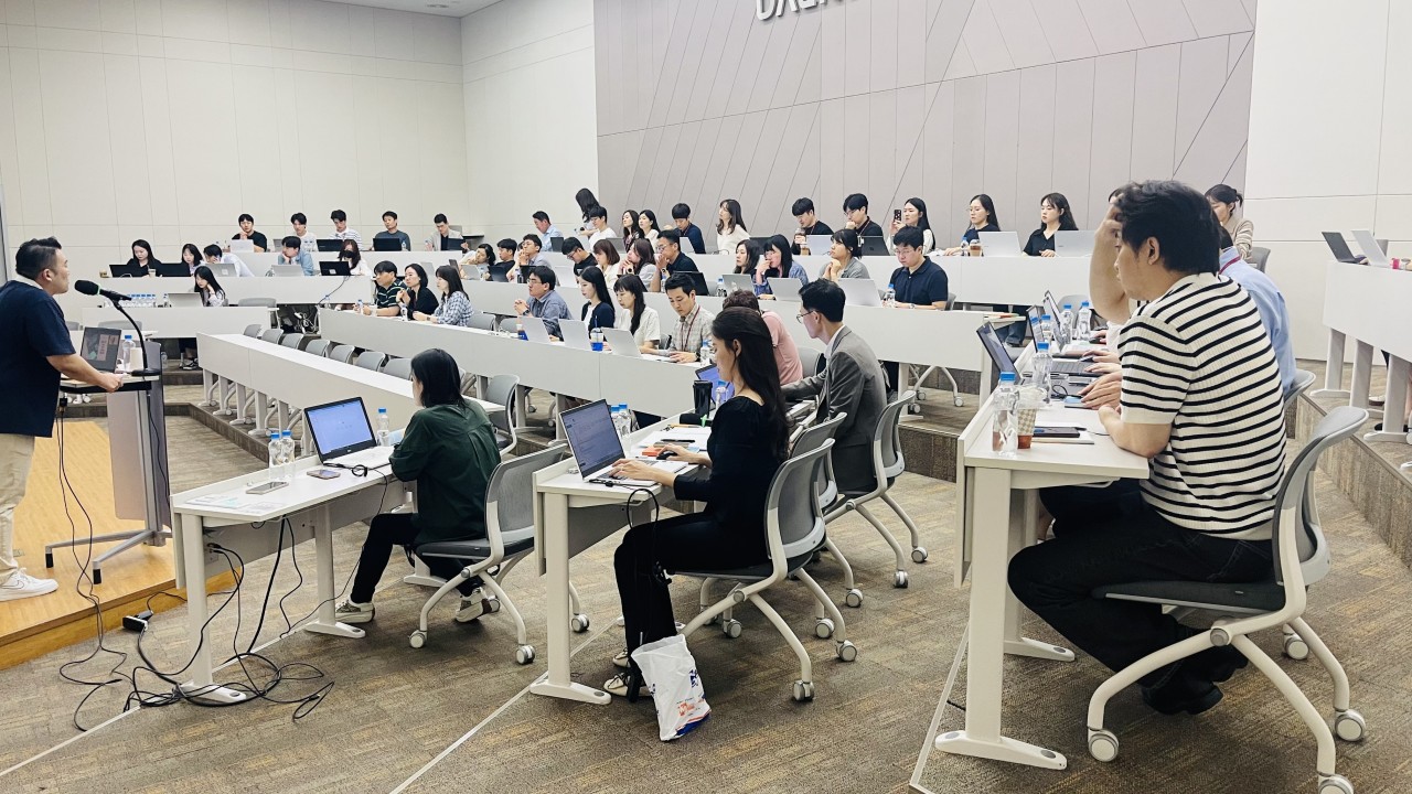 에이블런 박진아 대표 모두가 AI를 쓰는 지금, 진짜 실력의 키는 '좋은 질문하기'
