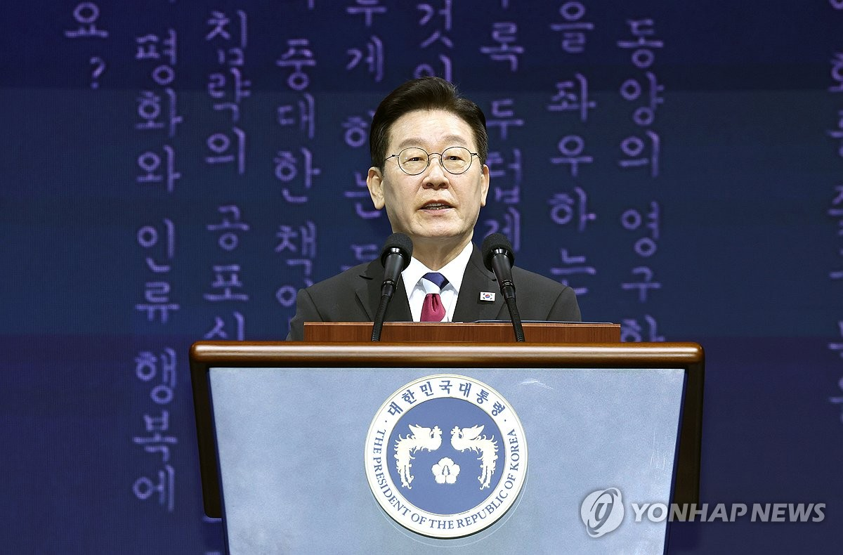 (서울=연합뉴스) 김도훈 기자 = 이재명 대통령이 1일 서울 강남구 코엑스에서 열린 제107주년 3·1절 기념식에서 기념사를 하고 있다. 2026.3.1 [청와대통신사진기자단] superdoo82@yna.co.kr