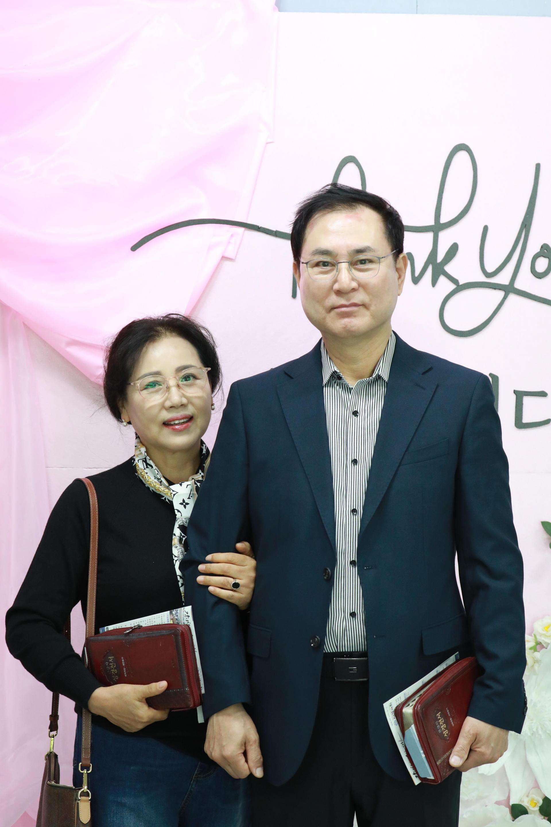 cec090df12f60.jpg