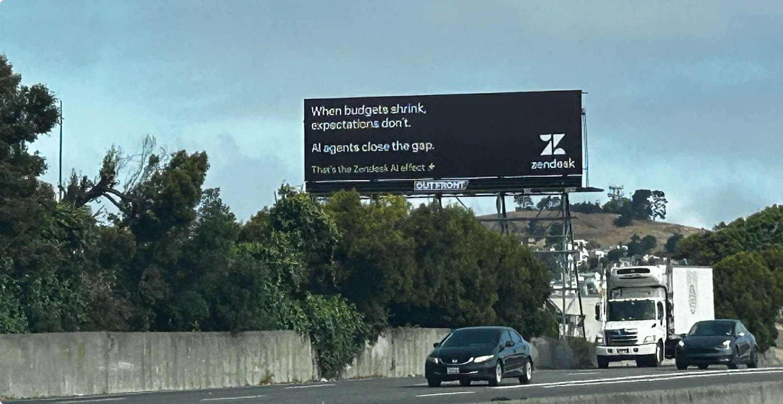 텍스트, 야외, 도로, 하늘이(가) 표시된 사진    AI 생성 콘텐츠는 정확하지 않을 수 있습니다.