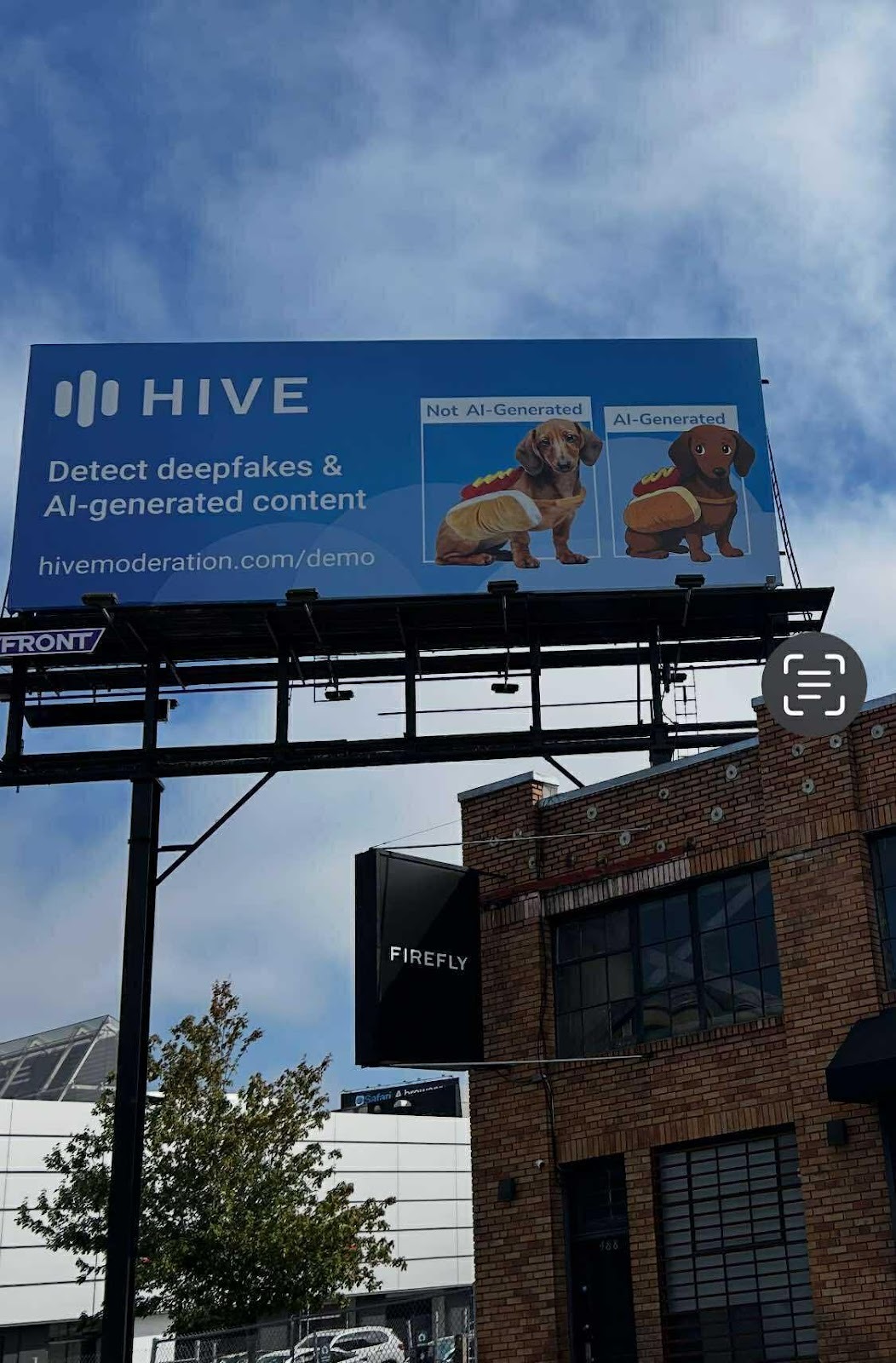 텍스트, 야외, 하늘, 건물이(가) 표시된 사진    AI 생성 콘텐츠는 정확하지 않을 수 있습니다.