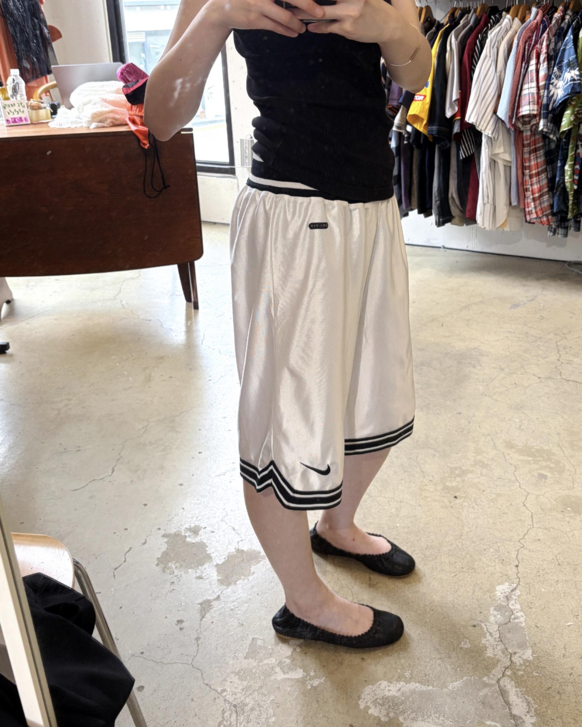 90's NIKE basketball shorts
