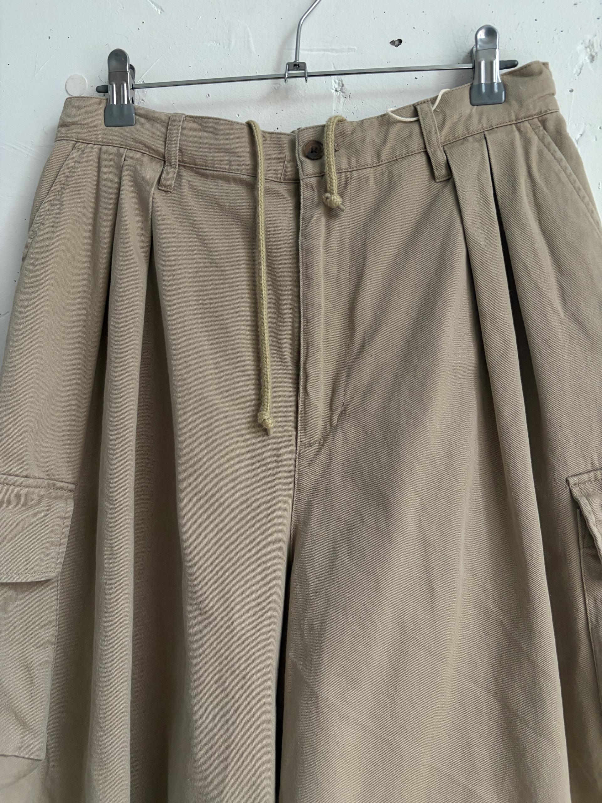 BEAMS DOT cargo shorts