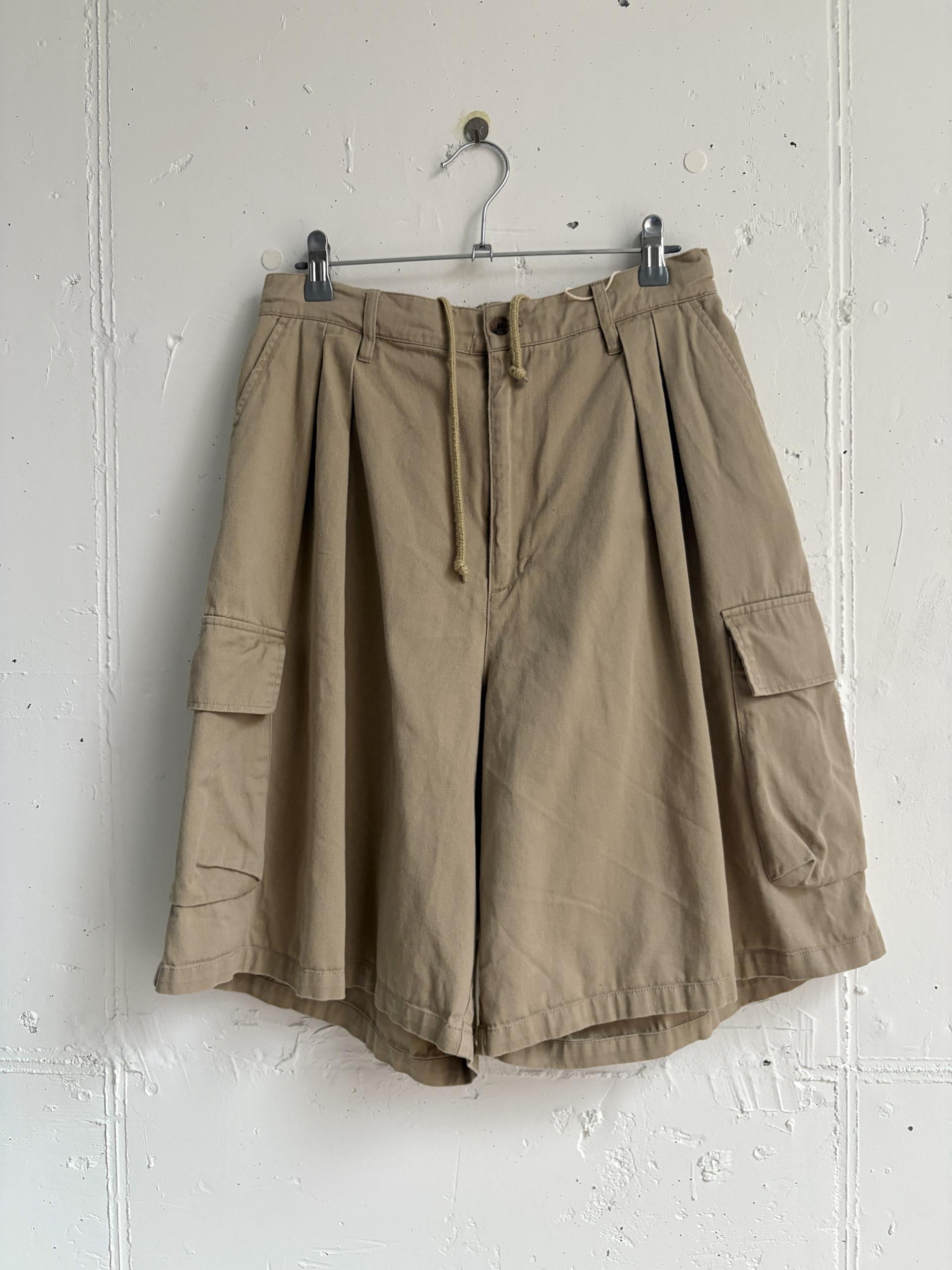 BEAMS DOT cargo shorts