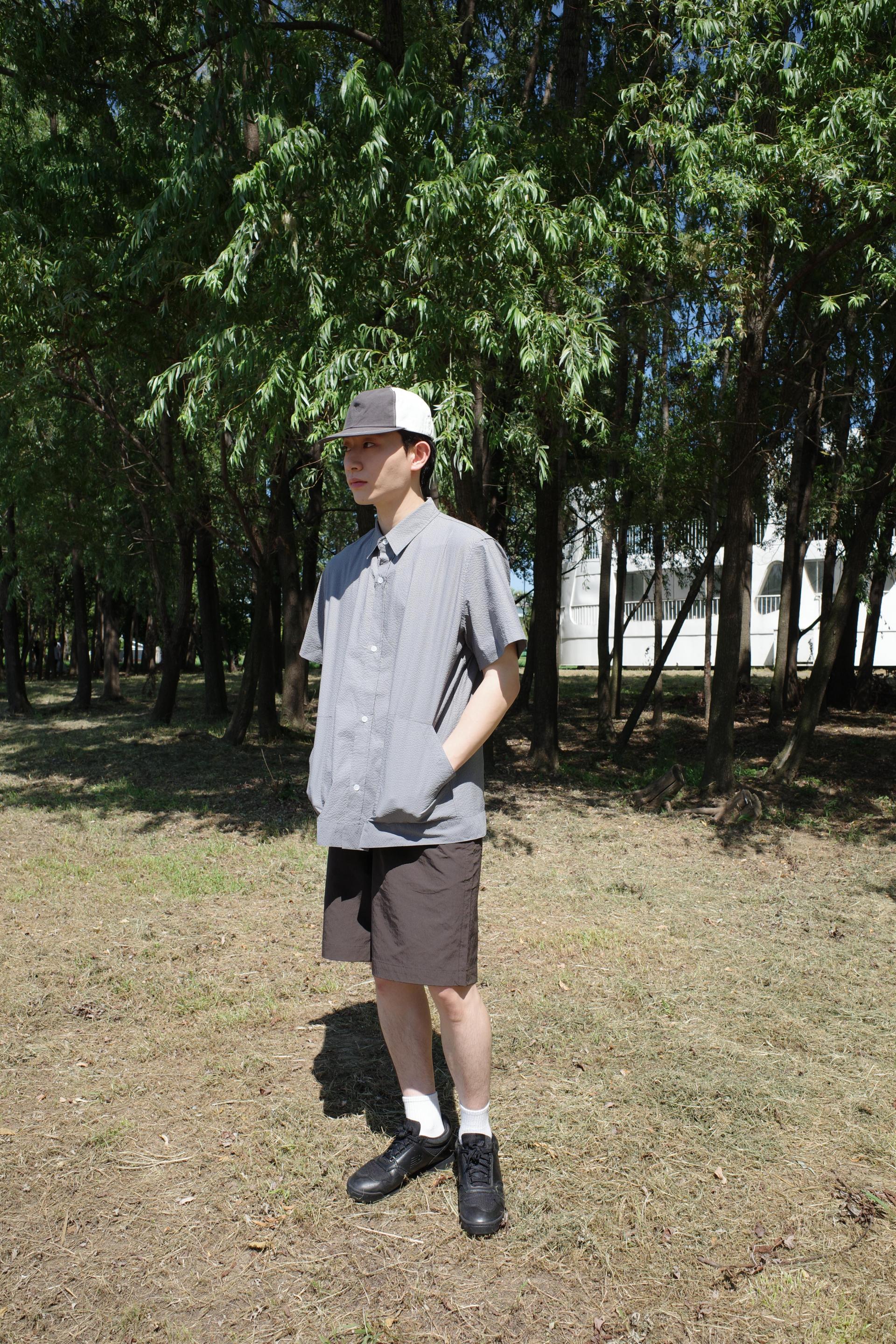 seersucker half shirt (grey)
