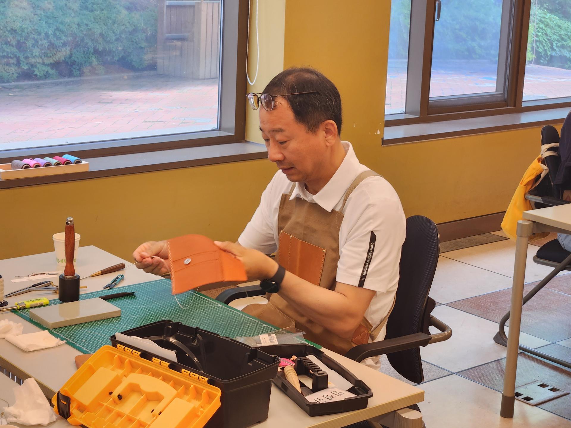 adb5405ead75d.jpg